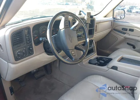 2004 Chevrolet Suburban 1500 Lt z USA, uszkodzony, nr VIN 3GNFK16T34G296524